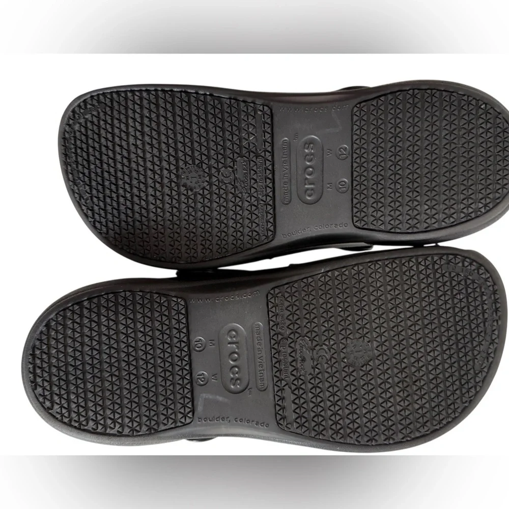 Crocs Bistro Black Unisex Clog - Picture 16 of 16